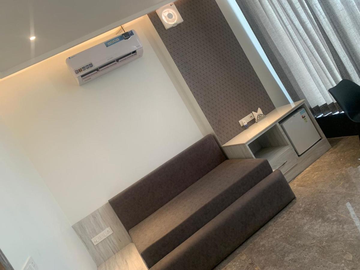 Hotel Lotus Inn Sirsa Екстер'єр фото