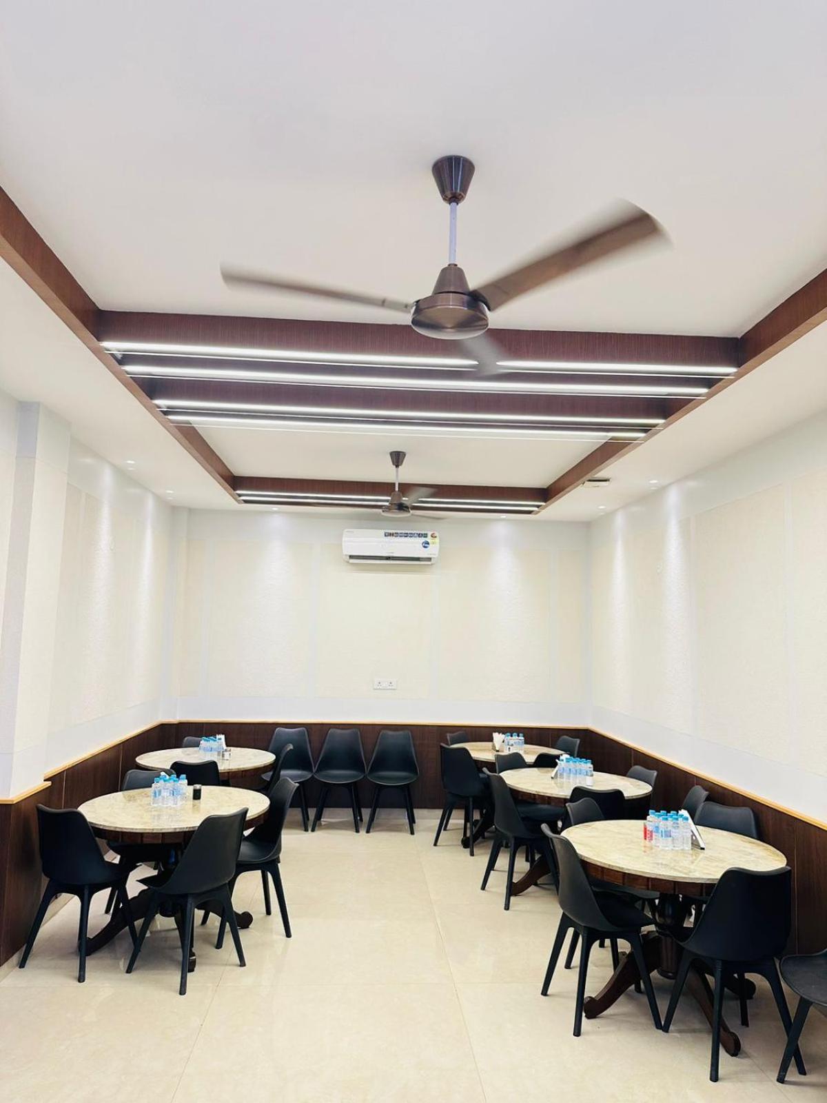 Hotel Lotus Inn Sirsa Екстер'єр фото
