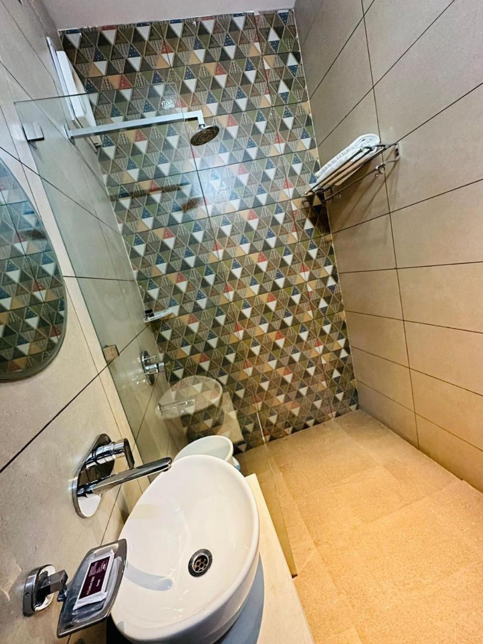 Hotel Lotus Inn Sirsa Екстер'єр фото