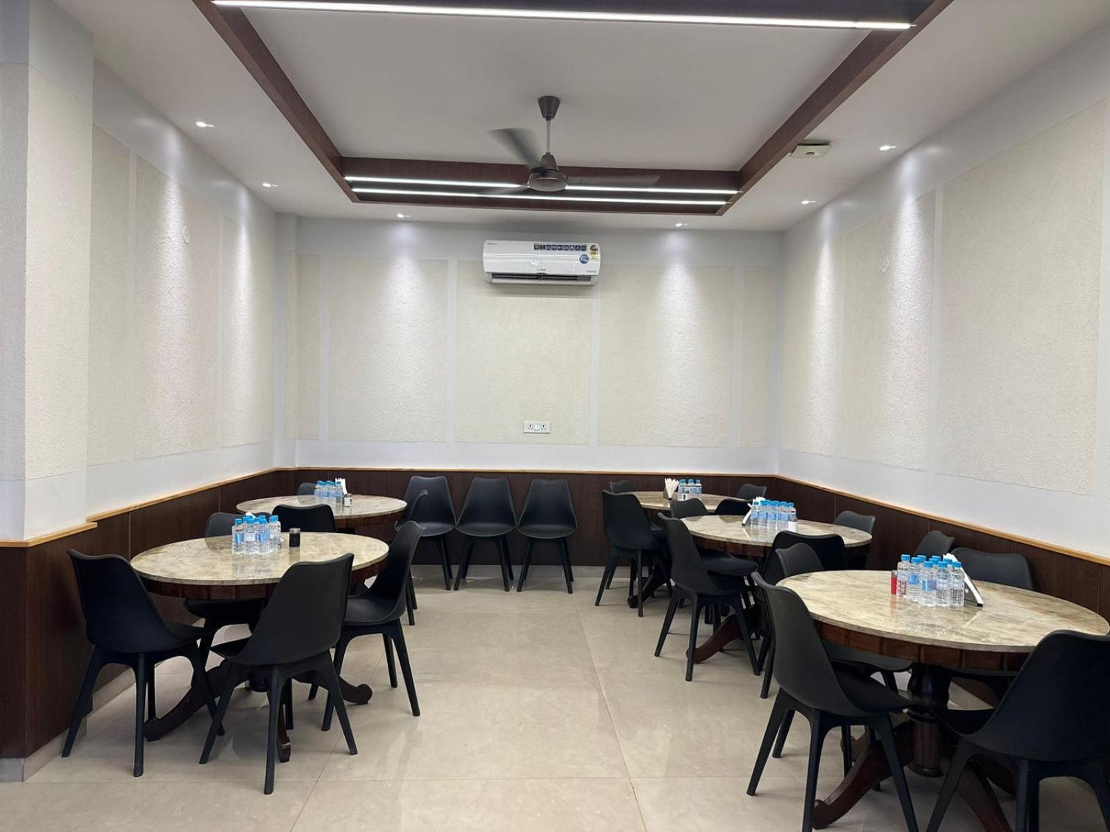 Hotel Lotus Inn Sirsa Екстер'єр фото